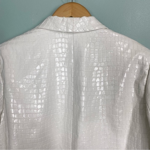 Alice & Olivia Croc Embossed Faux Leather Blazer White Sz L Oversized Open Front - Picture 7 of 13